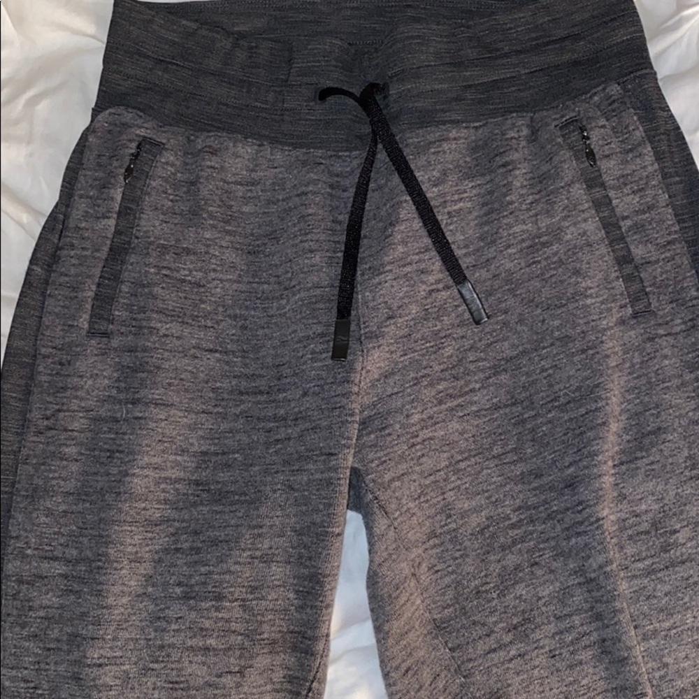 LULULEMON SWEATPANTS